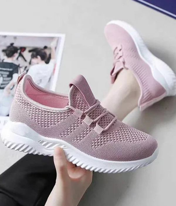 shoe uppers made by computerized flat knitting machine