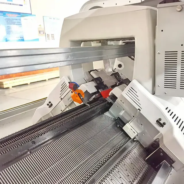 Three-System-Scarf-Knitting-Machine-Detail-Drawing-640-640