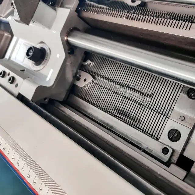 Glove-Knitting-Machine-Detail-Drawing-640-640 (2)