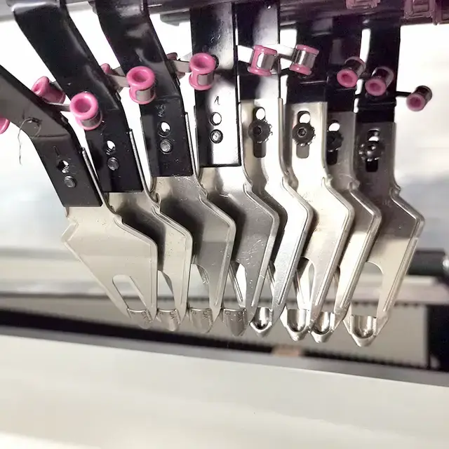 Double-System-Blanket-Knitting-Machine-Detail-Drawing-640-640 (3)