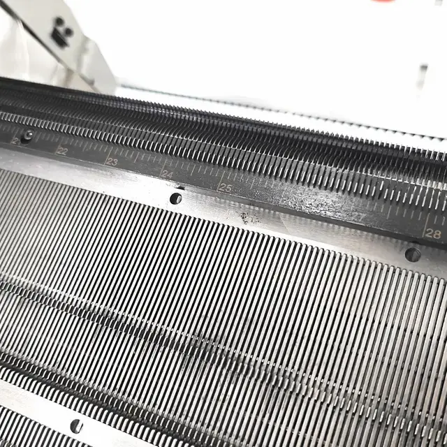 Computerized-Flat-Knitting-Machine-details-640-640 (1)