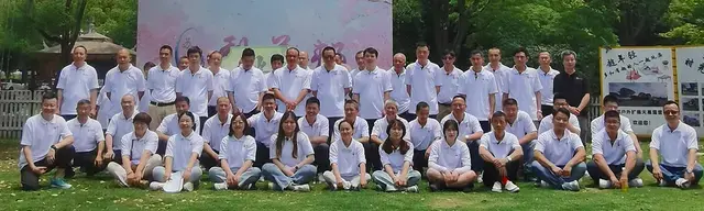 our-team4-640-640